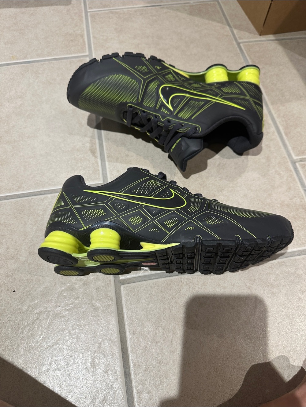 Nike Men’s Shox Turbo+ 12 SL / Shox Turbo XII SL Black Neon sz 10.5